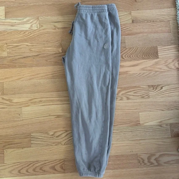 PINK Victoria's Secret Gray Sweatshirt & Joggers Set - Picture 4 of 8